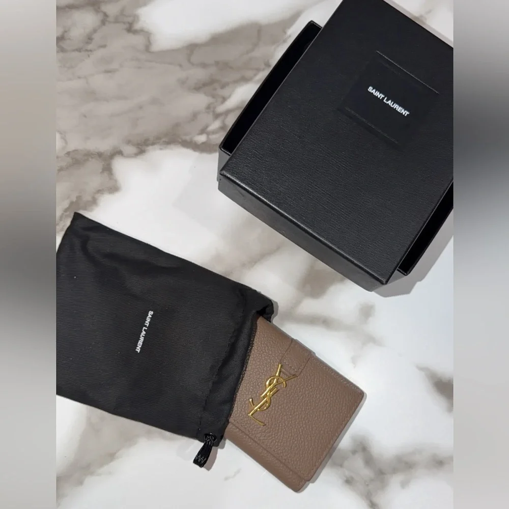 SAINT LAURENT Grained Calfskin Monogram Key Case YSL beige w/COA